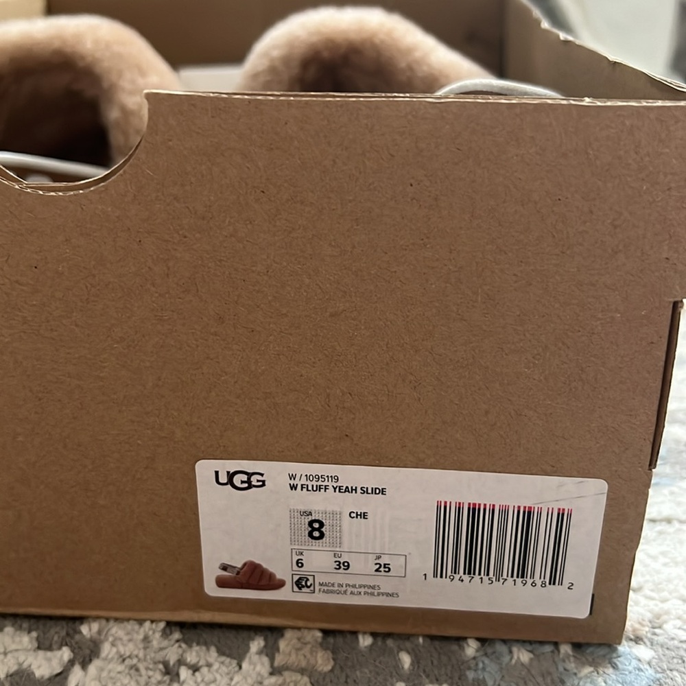 UGG fluff yeah slippers like new! - Picture 2 of 4